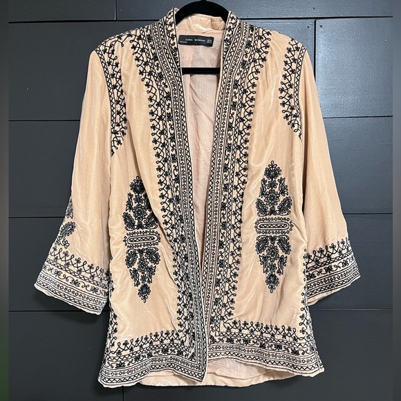 ZARA Beautiful Velvet Satin Embroidered Kimono Style Cardigan Coat Like New XS - Picture 5 of 12